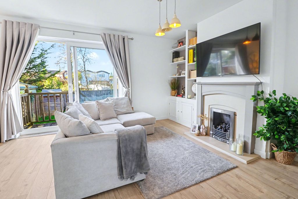 Additional image 4 of 3 bed semi-detached house for saleConiston Gardens, Hedge End SO30