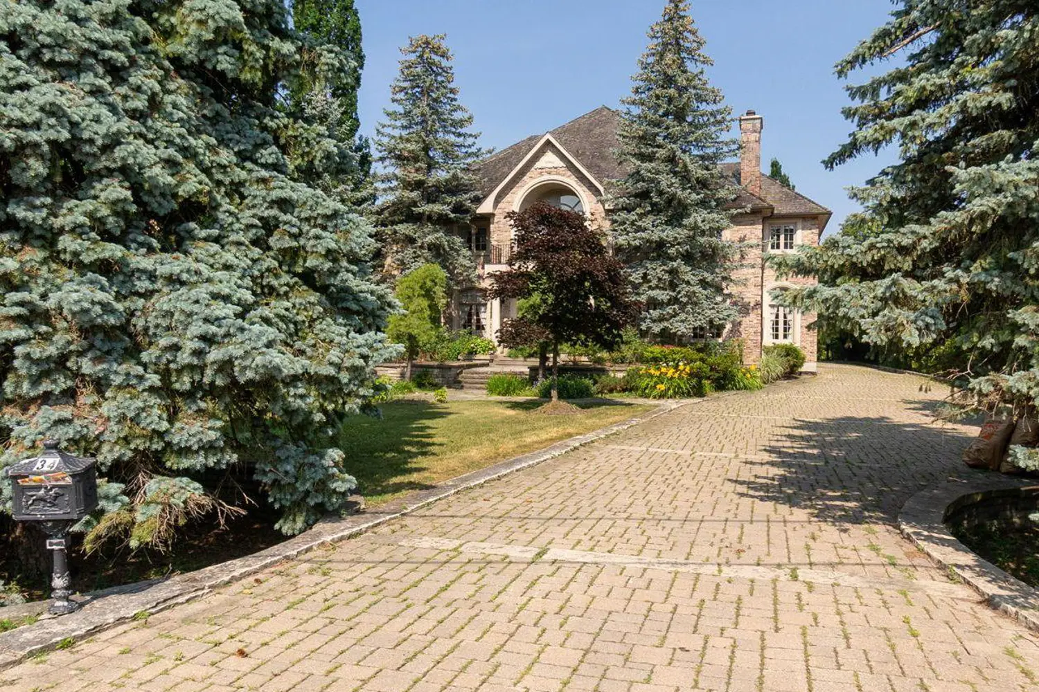 34 Maryvale Crescent