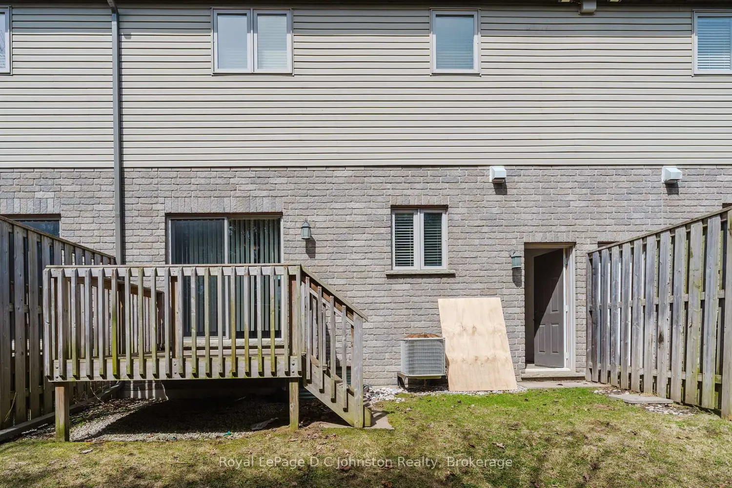 Additional image 2 of 935 Goderich Street 18