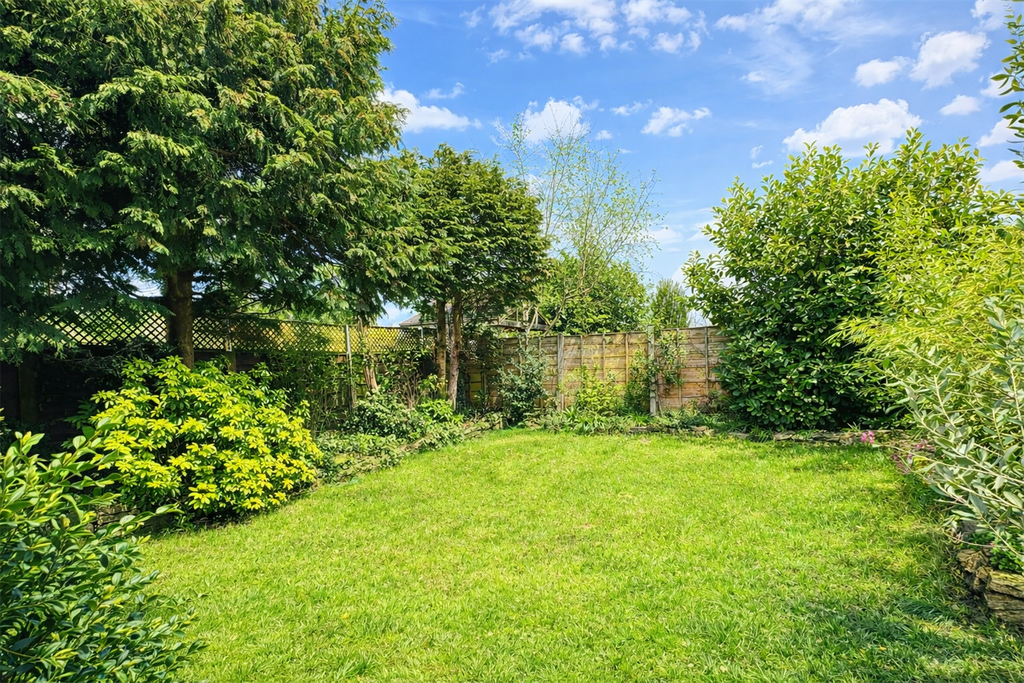 Additional image 2 of 4 bed detached house for saleShropshire Drive, Glossop SK13