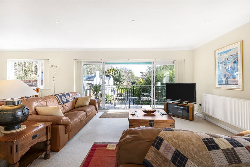 Additional image 5 of 3 bed flat for saleMarsh Mills, Wargrave Road, Henley-On-Thames, Oxfordshire RG9