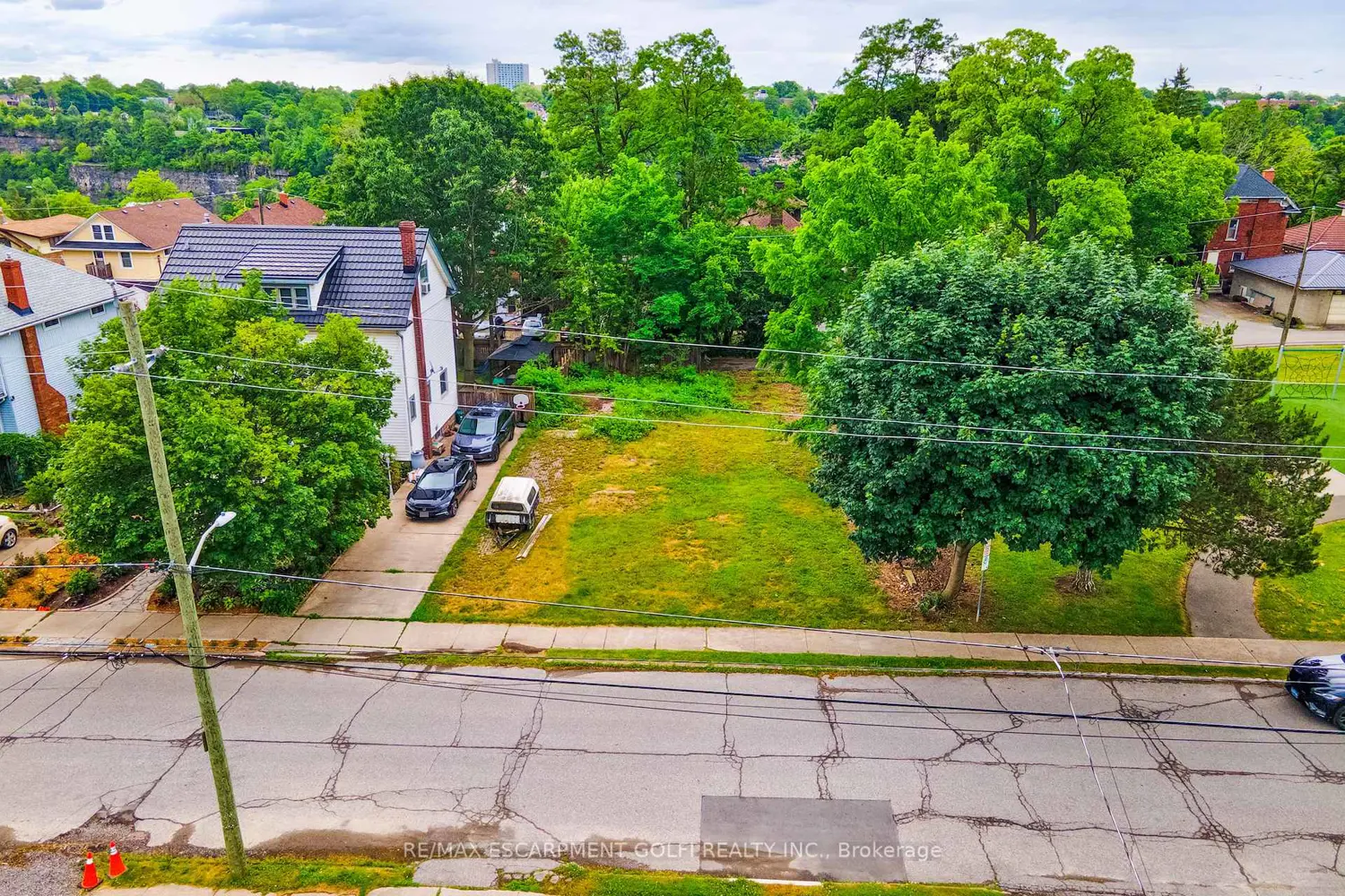 5244 Ontario Avenue photo 3