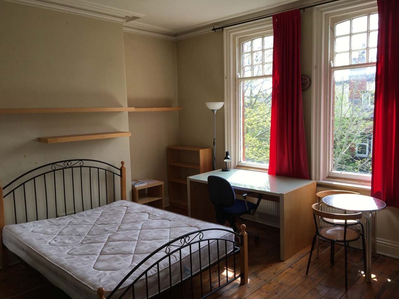 Studio Flat, Regent Park Terrace, LS6, N1 7GU