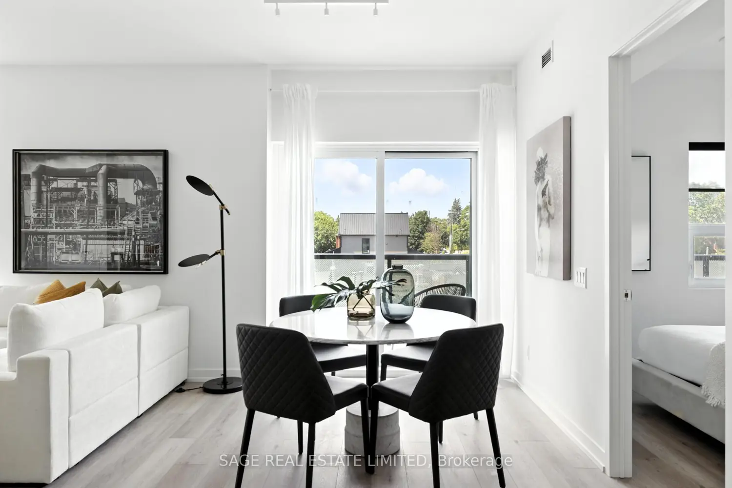 Additional image 6 of 863 St.Clair Avenue 301