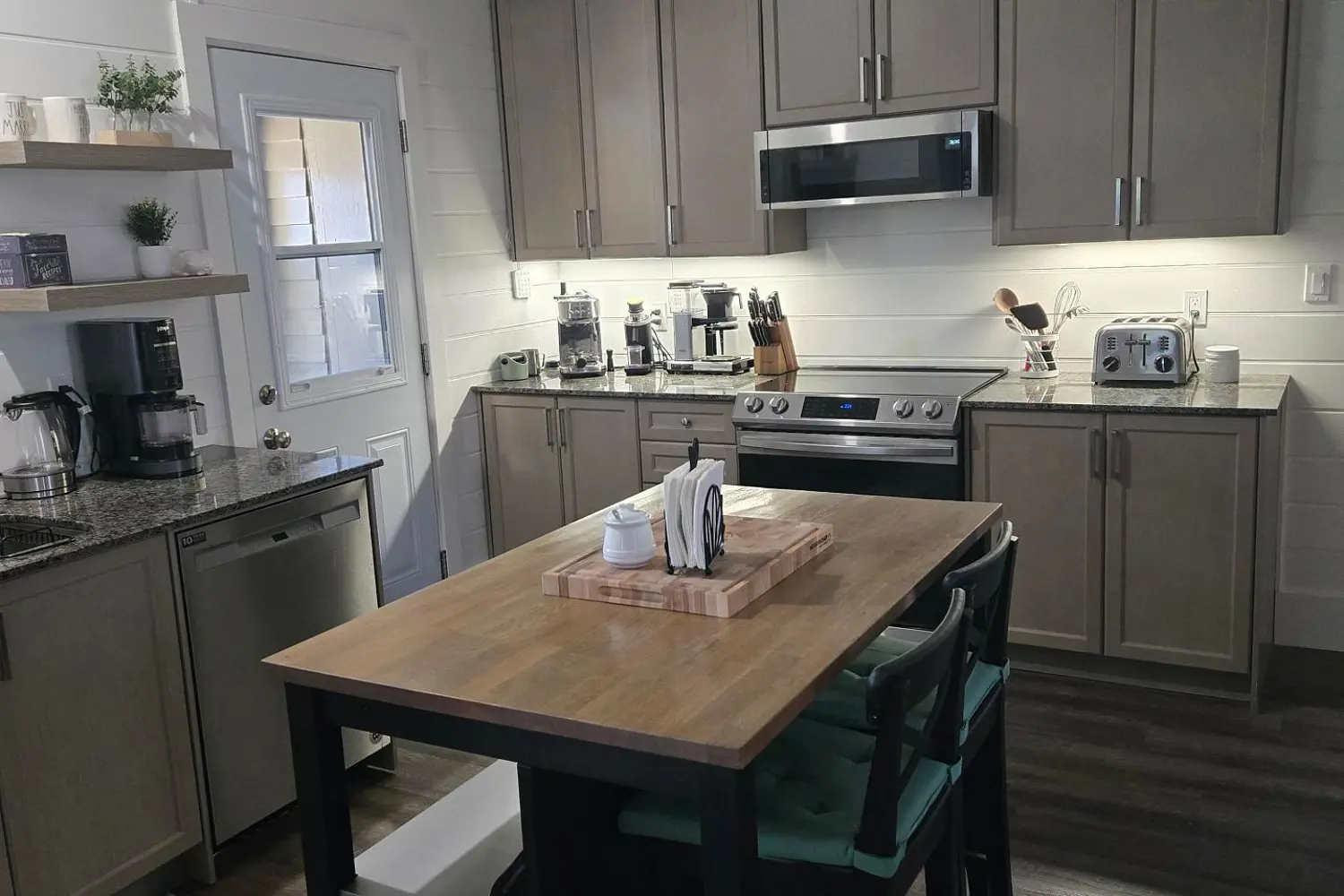 14 Rutherford Avenue photo 4