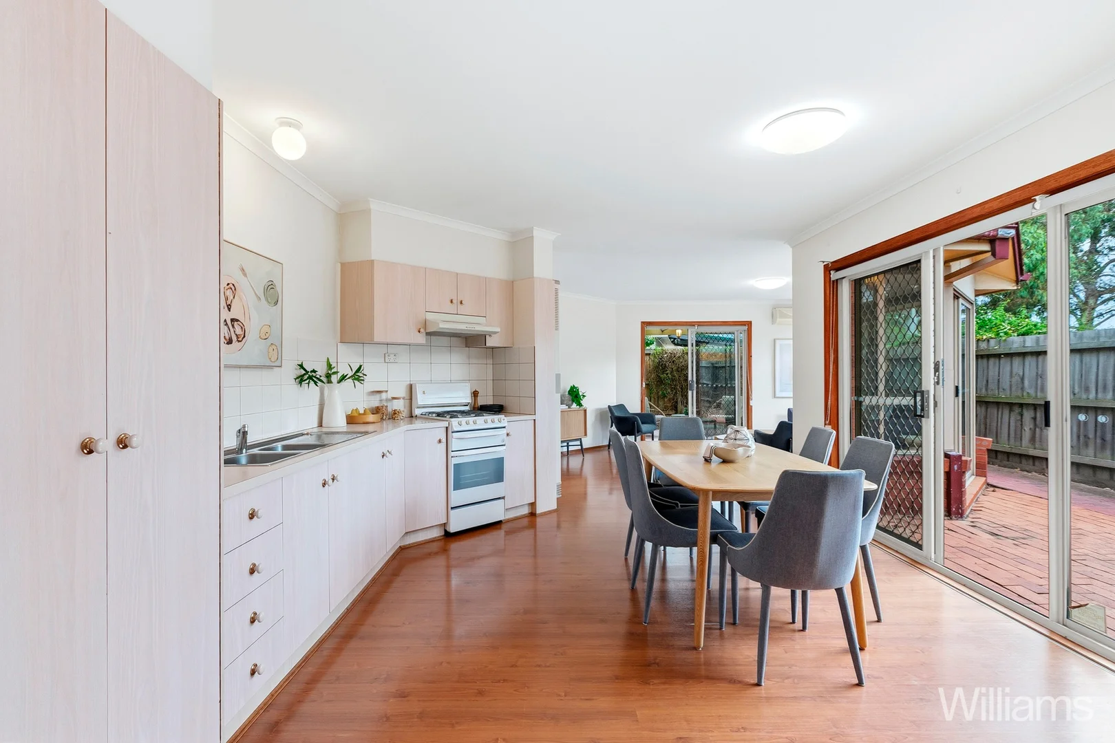 Additional image 4 of 3/2 Rosshire Road, Newport VIC 3015