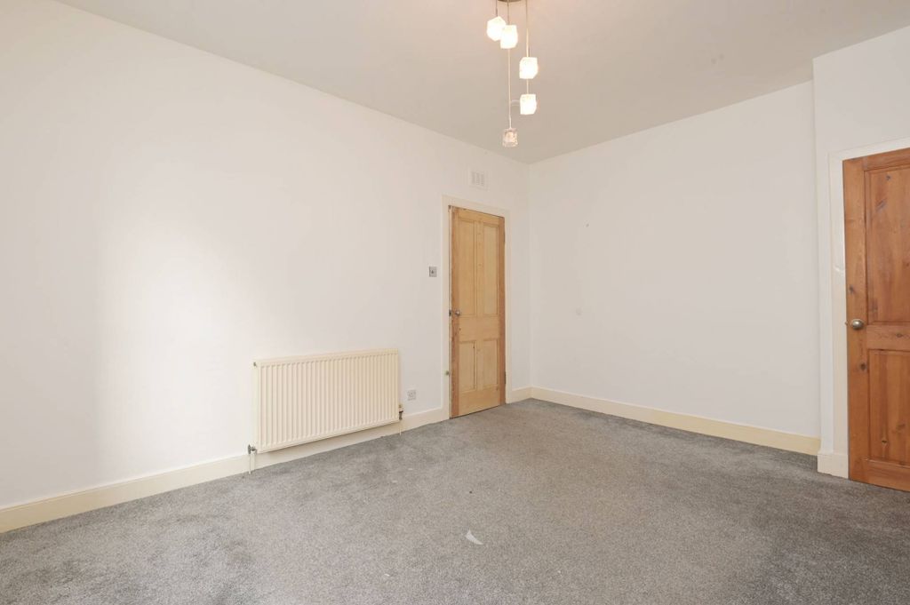 3 bed flat for saleKirkbrae, Galashiels, Borders TD1 photo 5