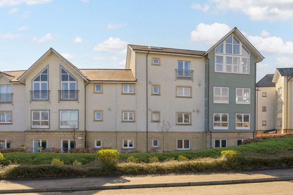 2 bed flat for saleChandlers Court, Stirling Town, Stirling FK8