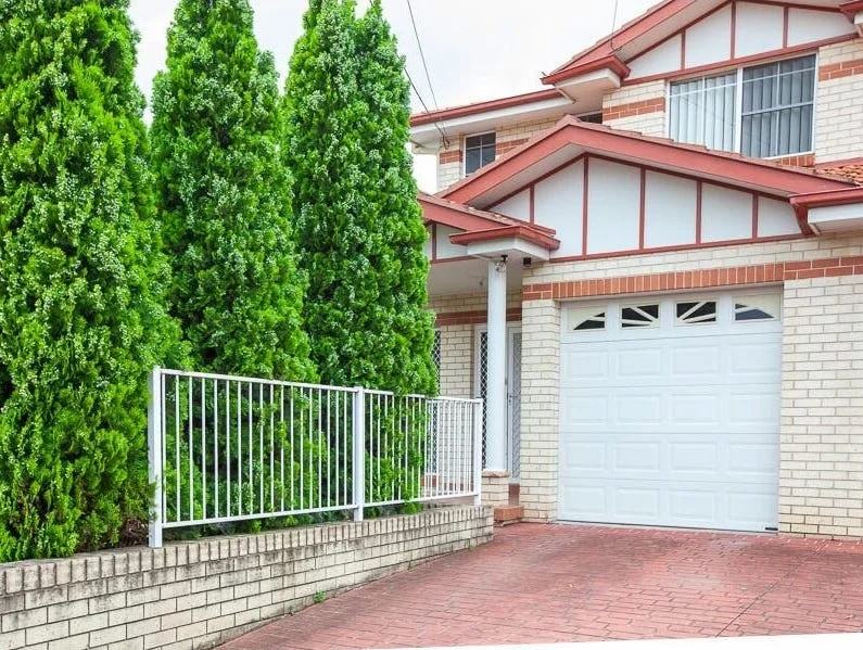 2 Fisher Crescent, Pendle Hill NSW 2145