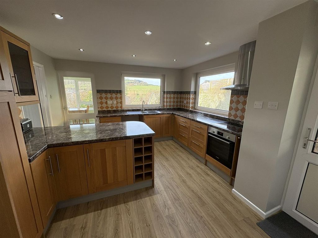 3 bed property to rentSt. Johns Road, Wroxall, Ventnor PO38