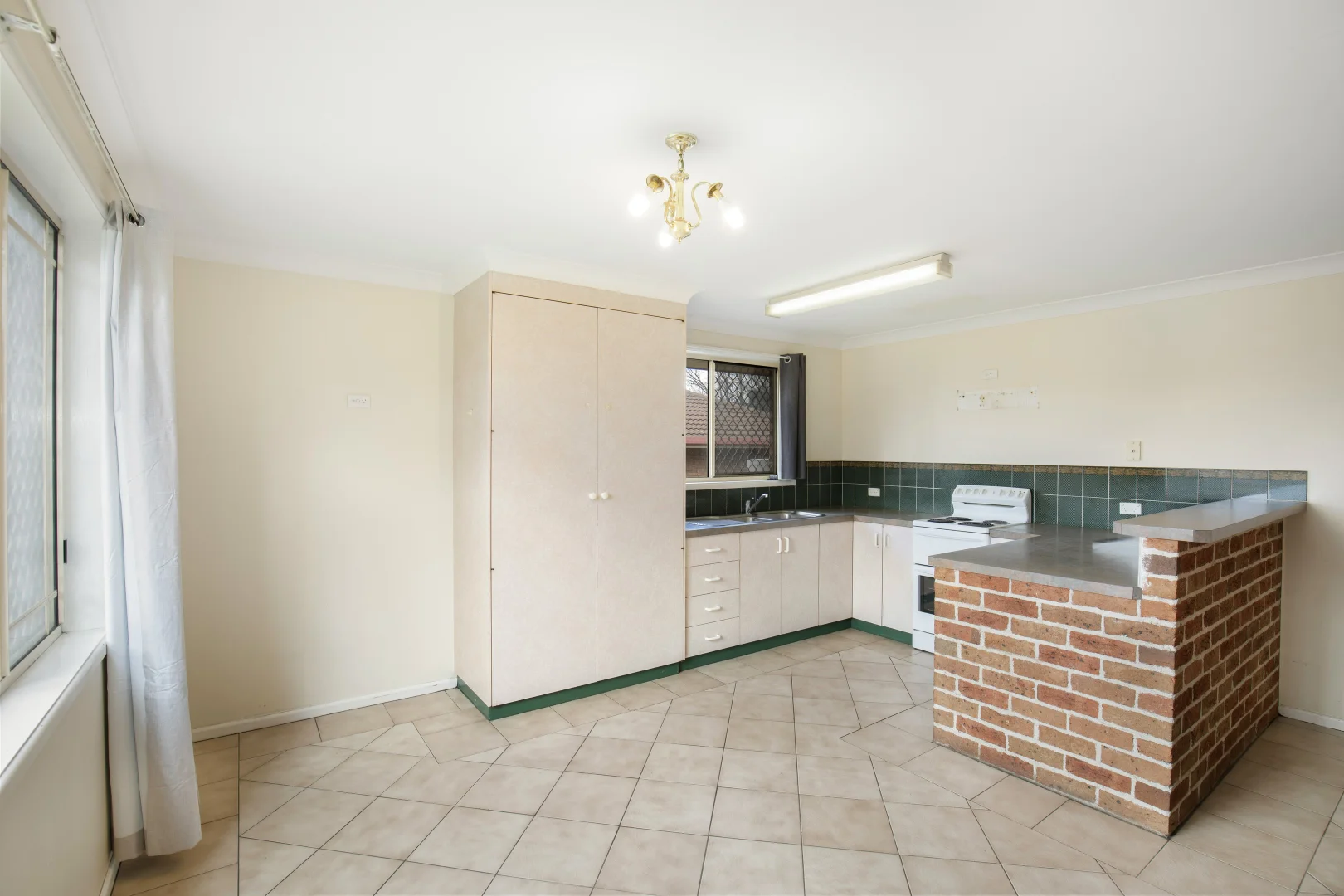 Additional image 6 of 6 Fiona Place, Armidale NSW 2350