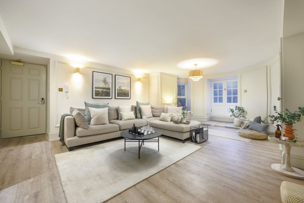 2 bed flat to rentBounds Place, Millbay Road, Plymouth PL1
