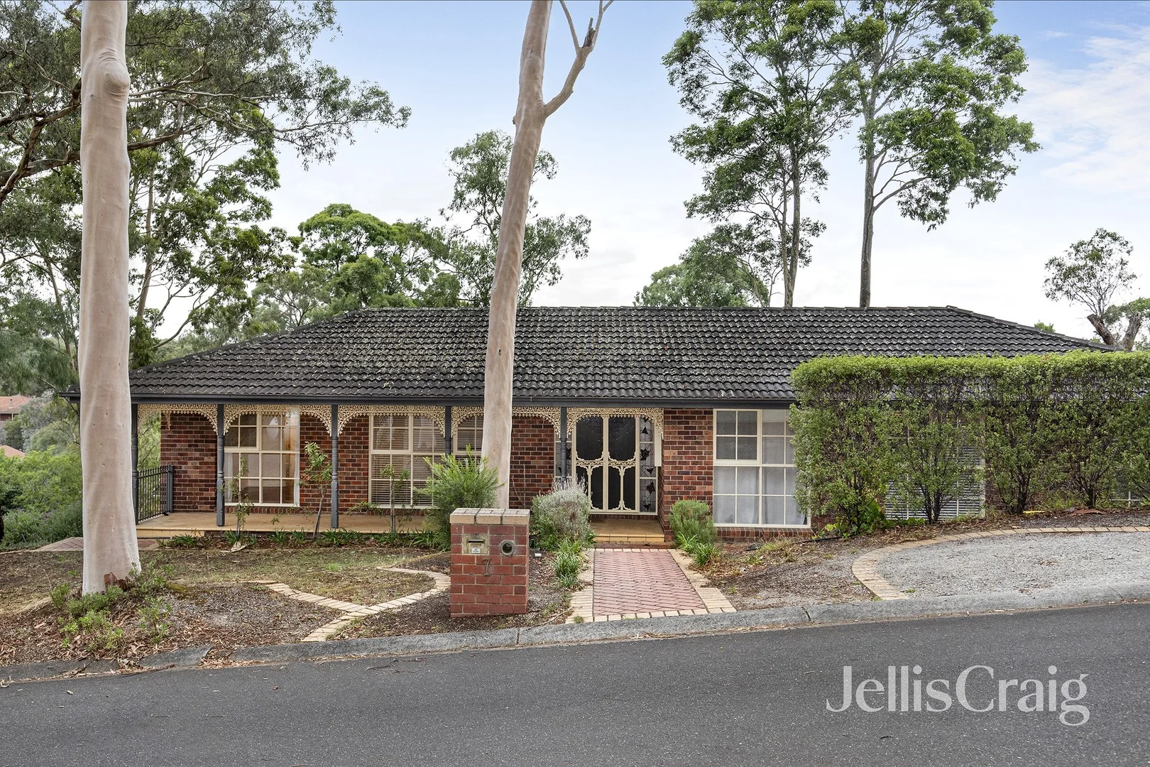 7 Nundah Drive, Eltham VIC 3095