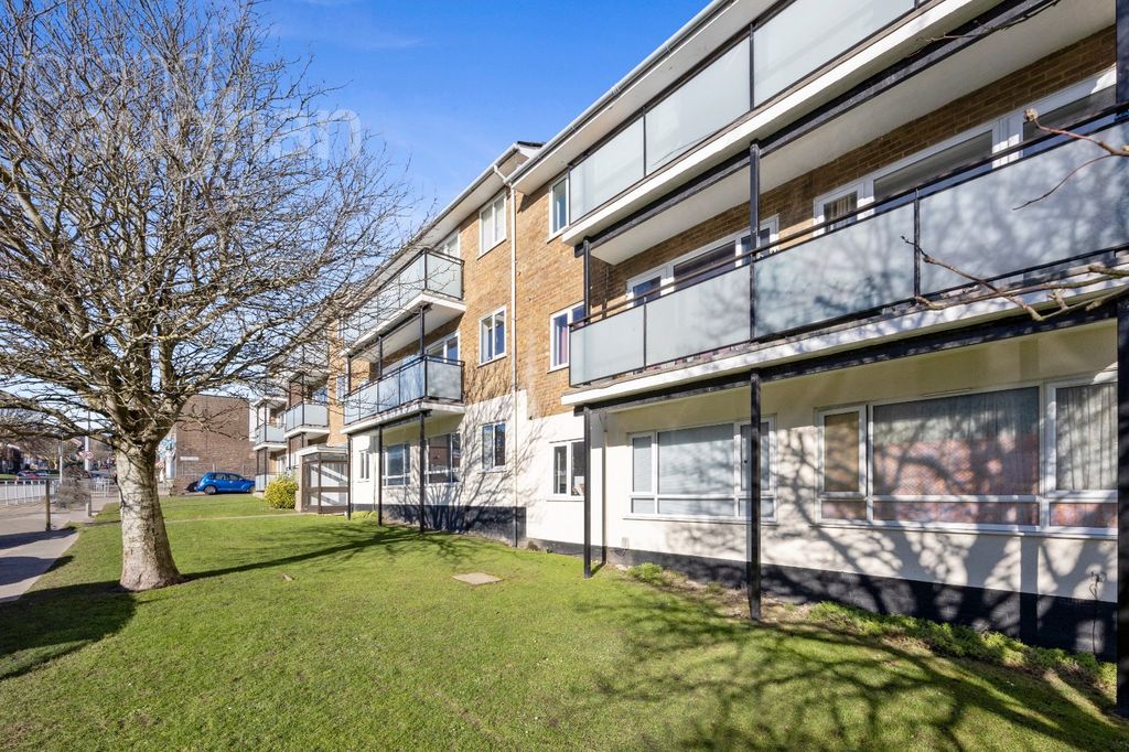 Additional image 2 of 1 bed flat for saleLustrells Vale, Saltdean, Brighton, East Sussex BN2