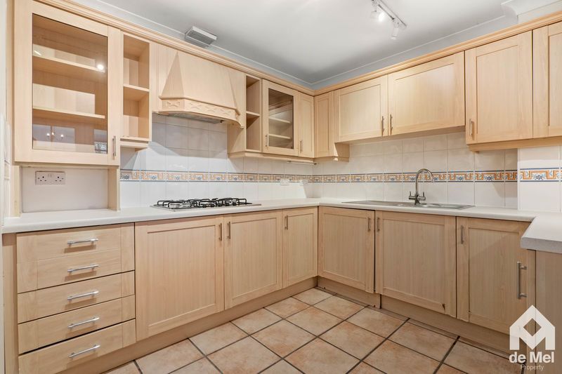 Additional image 7 of 3 bed flat for saleThe Broad Walk, Imperial Square, Cheltenham, Gloucestershire GL50