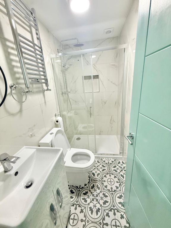 Additional image 2 of 6 bed shared accommodation to rentFrindsbury Road, Rochester Strood ME2
