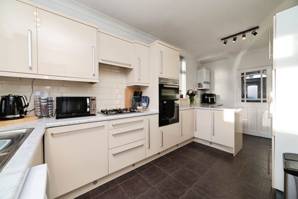 Additional image 10 of 3 bed semi-detached house for saleBurniston Road, Hull HU5