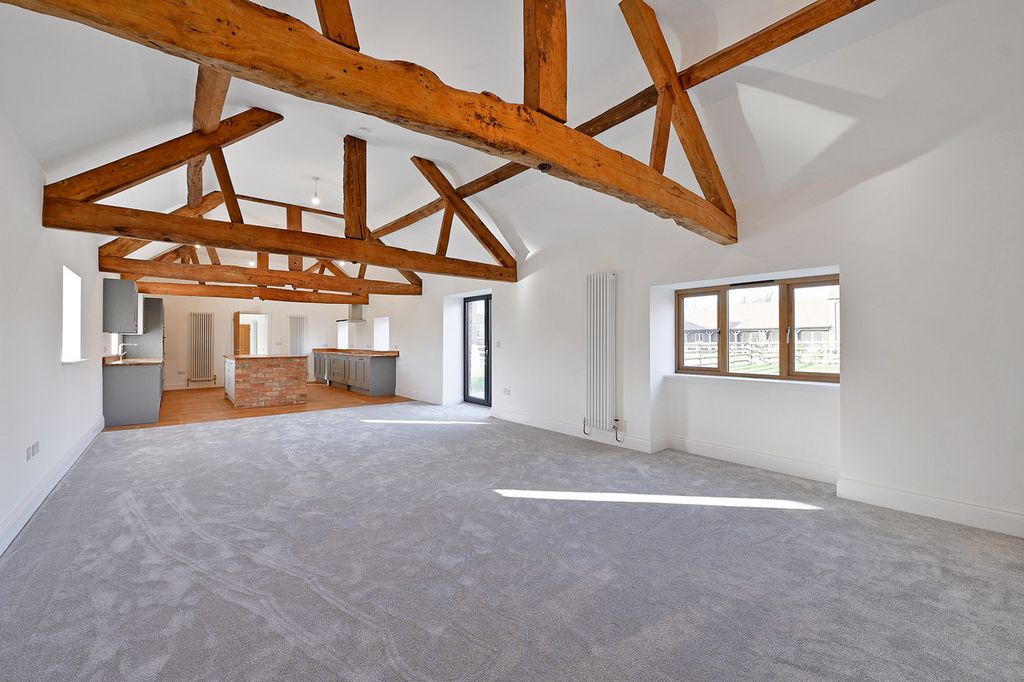 Additional image 3 of 4 bed barn conversion to rentLong Green, Tewkesbury GL19