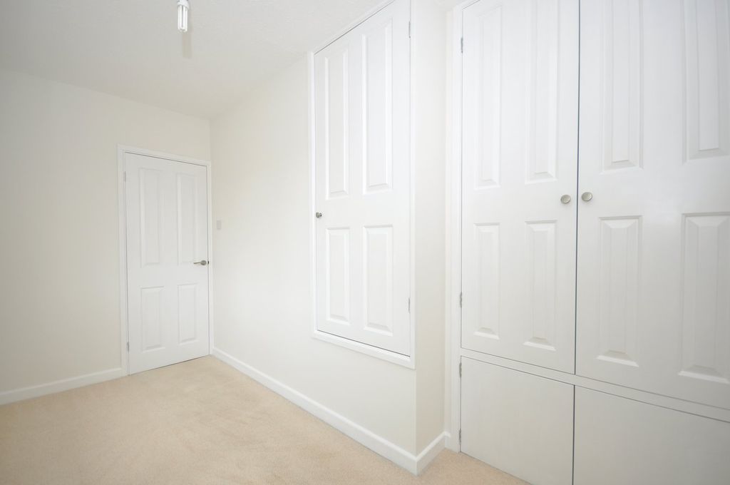 Additional image 12 of 3 bed semi-detached house to rentVineries Close, Leckhampton, Cheltenham GL53
