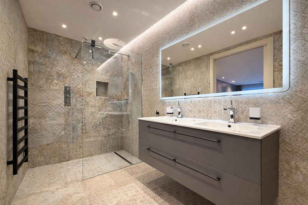 Additional image 10 of 4 bed detached house to rentCleeve Hill, Cheltenham GL52