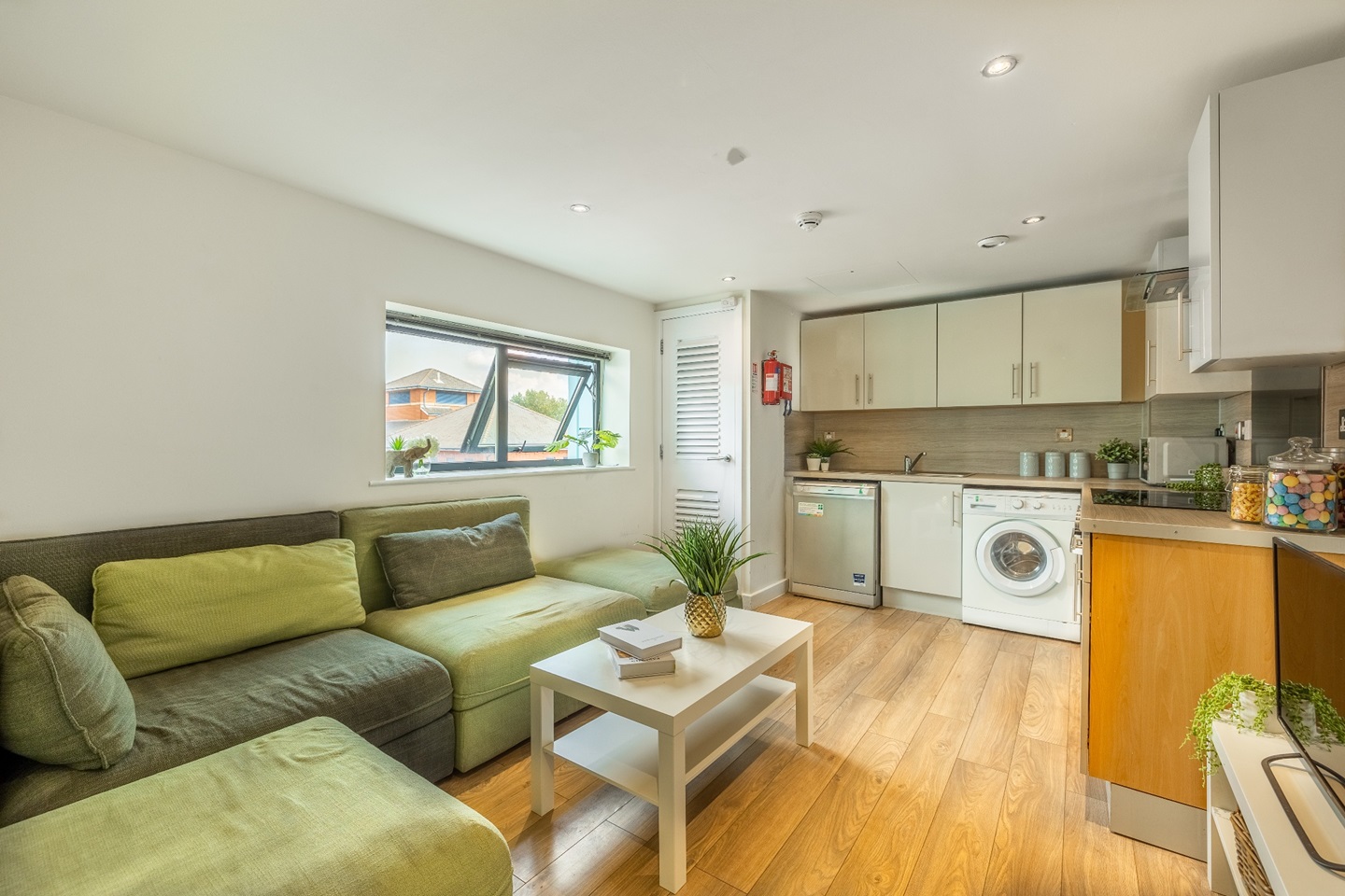 7 Bed Penthouse, Regent Terrace, S3, N1 7GU