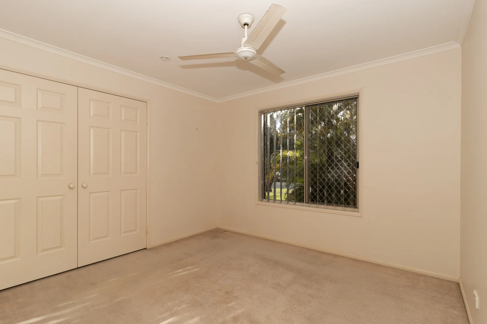 775 Boat Harbour Drive, Urangan QLD 4655 photo 5