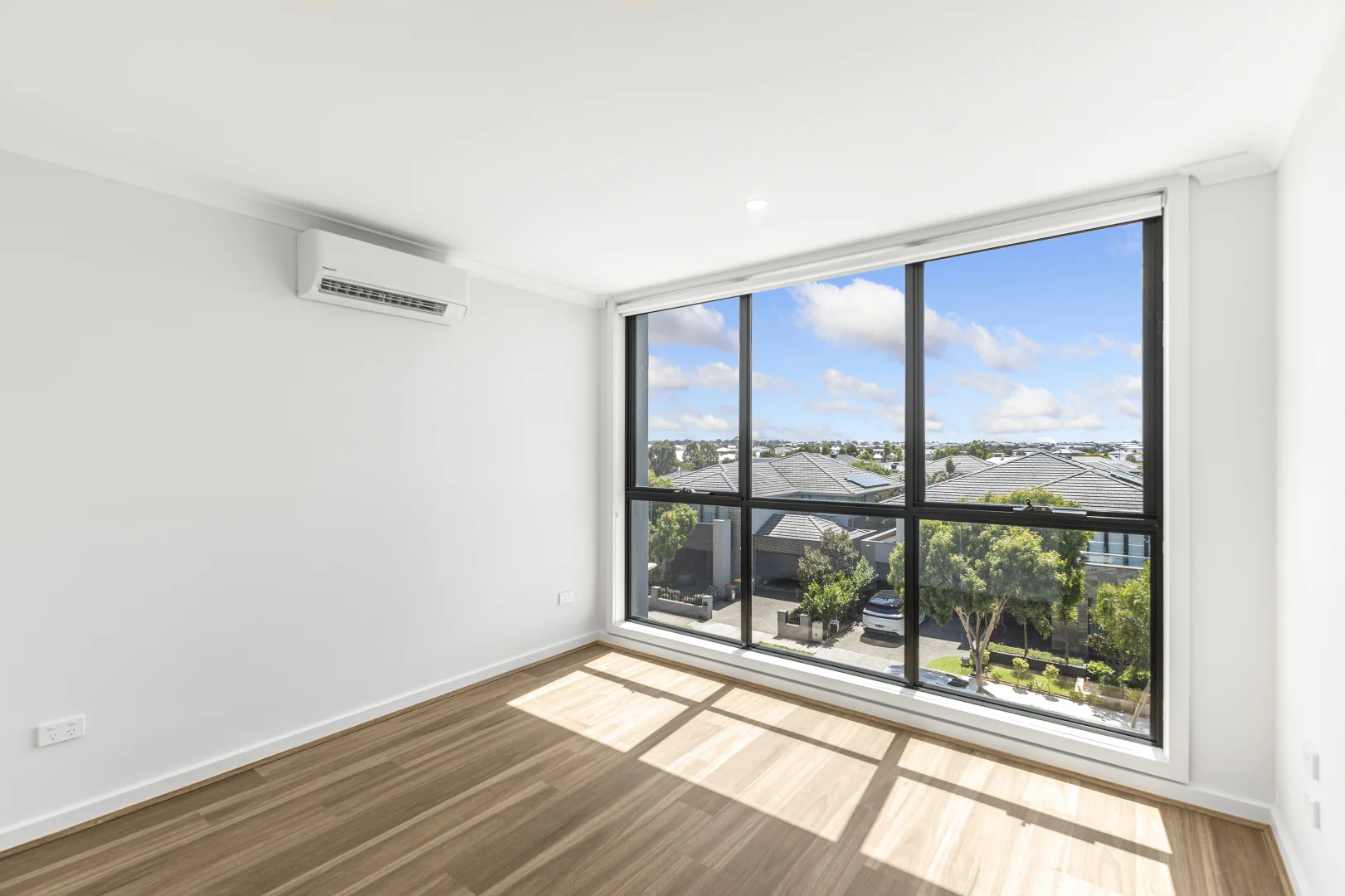 Additional image 4 of 1 Whitfield Crescent, Craigieburn VIC 3064