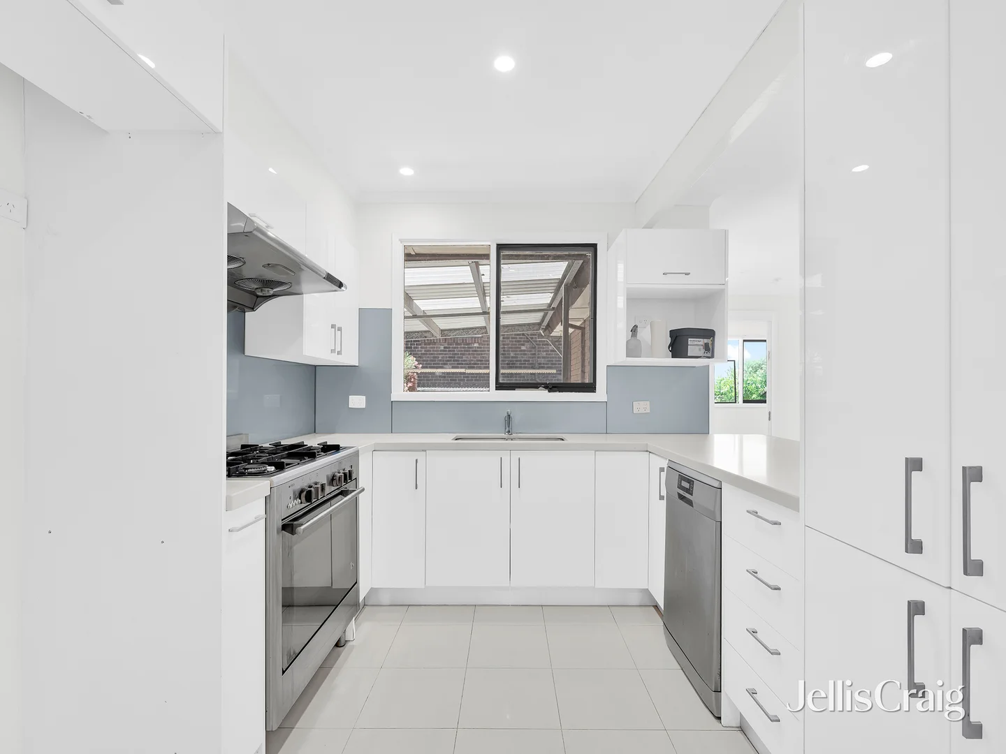 37 Birchfield Crescent, Wantirna VIC 3152