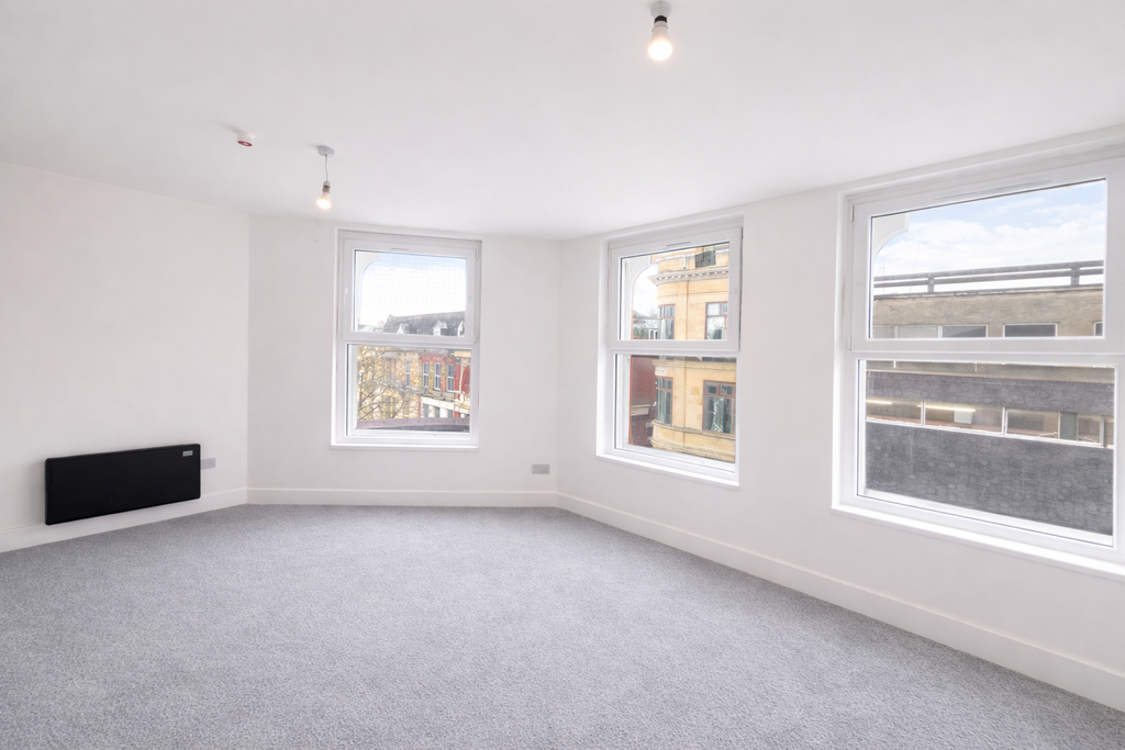 Additional image 2 of 2 bed flat to rentCommercial Street, Newport NP20