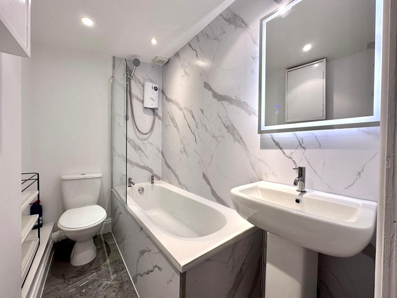 2 Bed Flat, New Town, EH1, N1 7GU photo 3