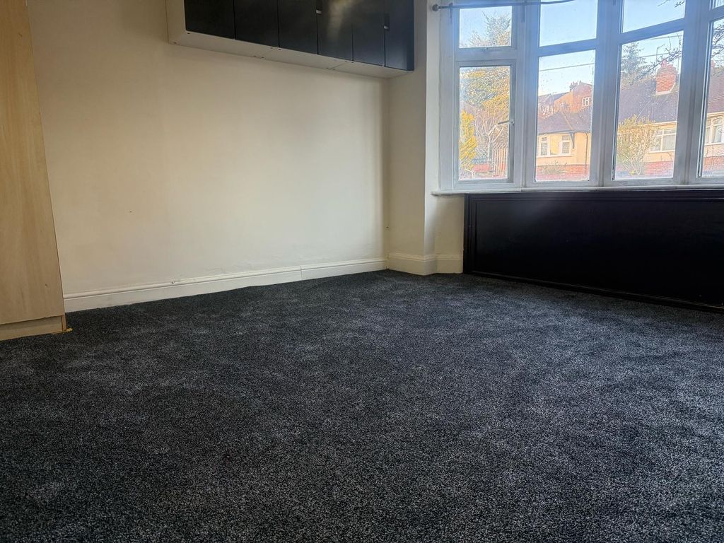 Additional image 7 of 5 bed detached house to rentTalbot Road, Luton LU2