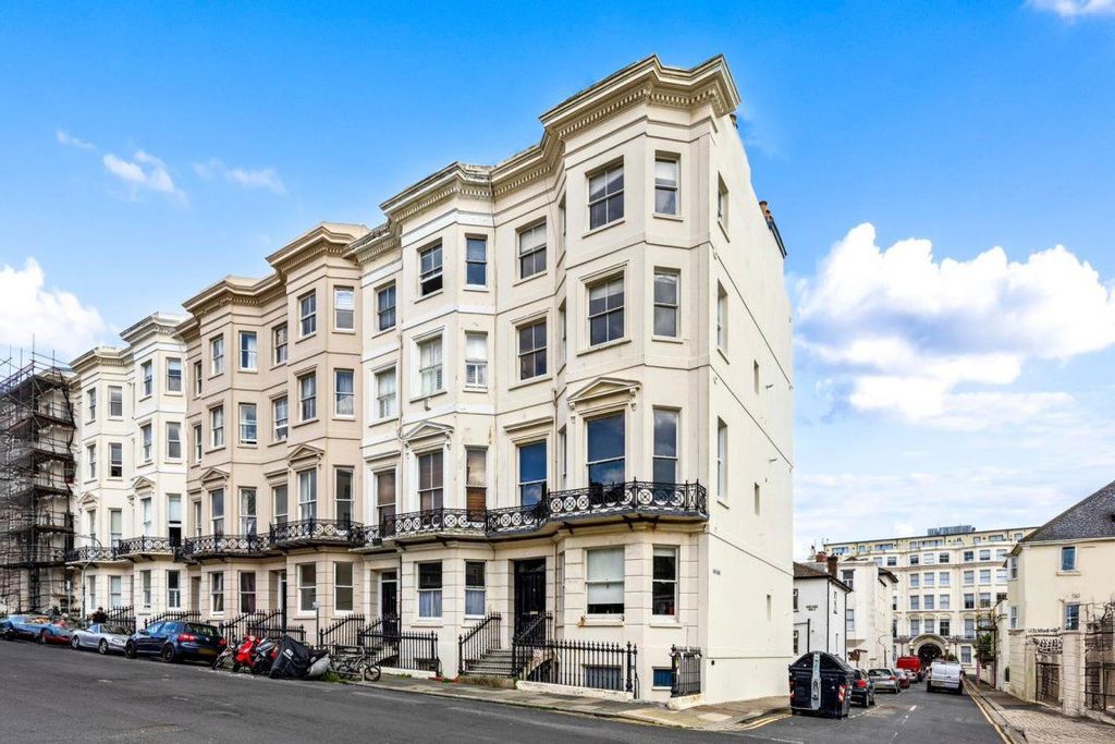 Additional image 2 of 2 bed flat to rentHolland Road, Hove BN3