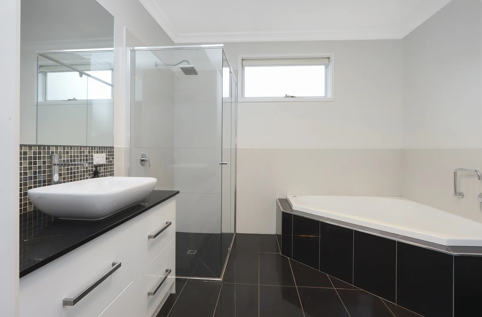 Additional image 12 of 20 Station Road, Seddon VIC 3011