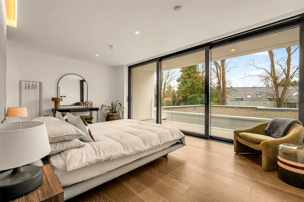 Additional image 18 of 3 bed flat to rentNorth Road, Hale, Cheshire WA15