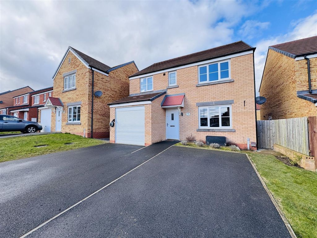 4 bed detached house to rentColtsfoot Close, Bishop Cuthbert, Hartlepool TS26