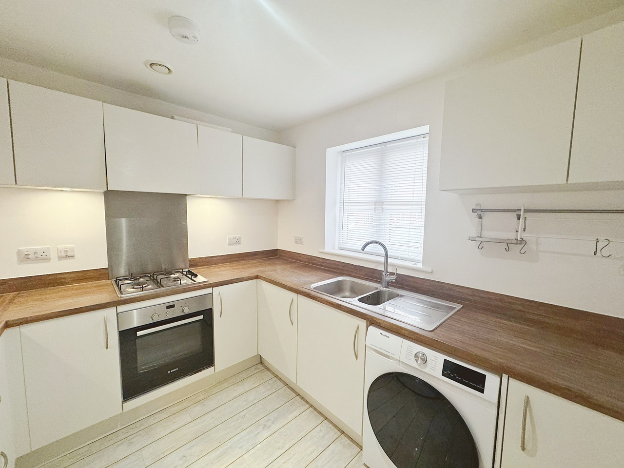 3 Bed Semi-Detached House, Sorrel Place, BS34, N1 7GU