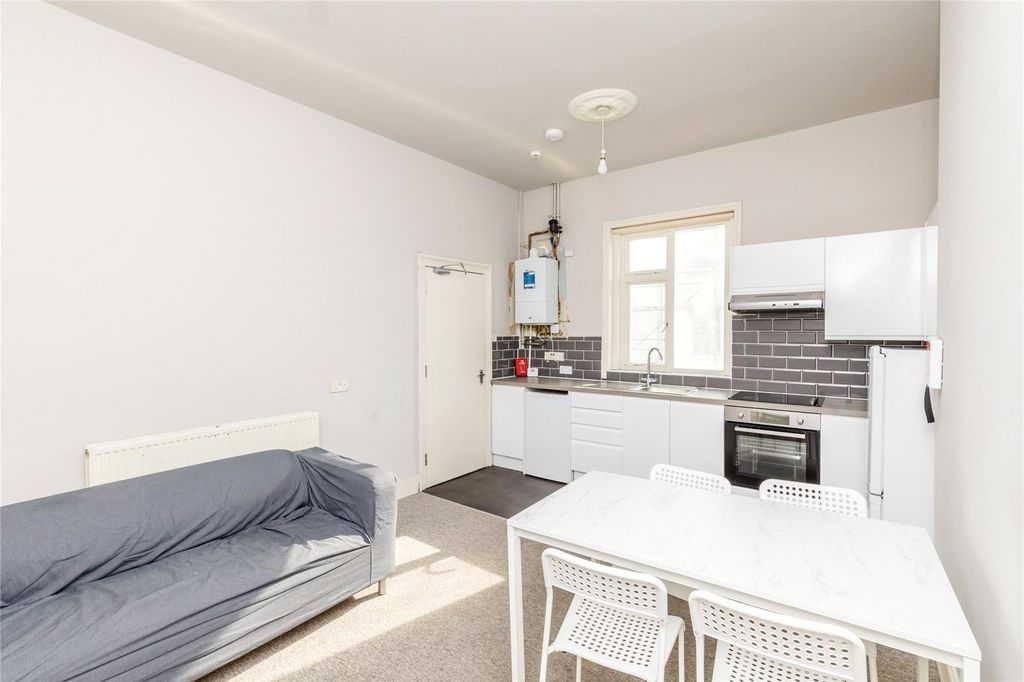 Additional image 2 of 5 bed shared accommodation to rentMontpelier Place, Brighton BN1