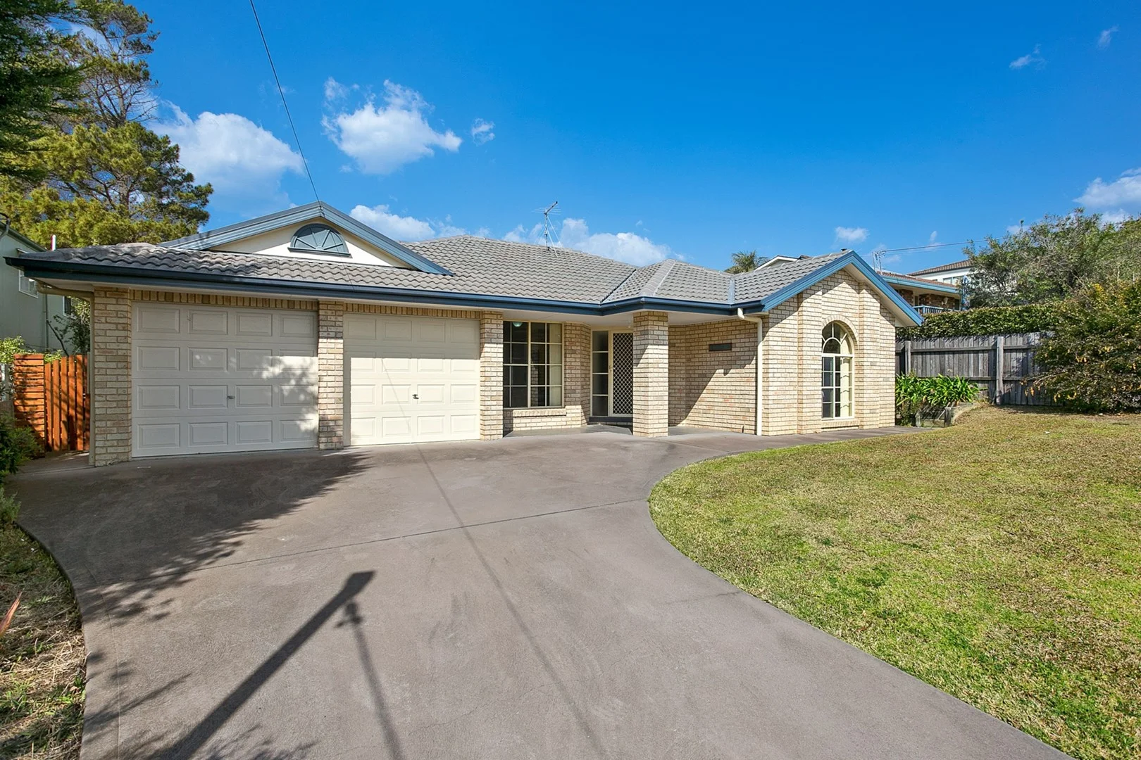 11 Wave Street, Tuross Head NSW 2537