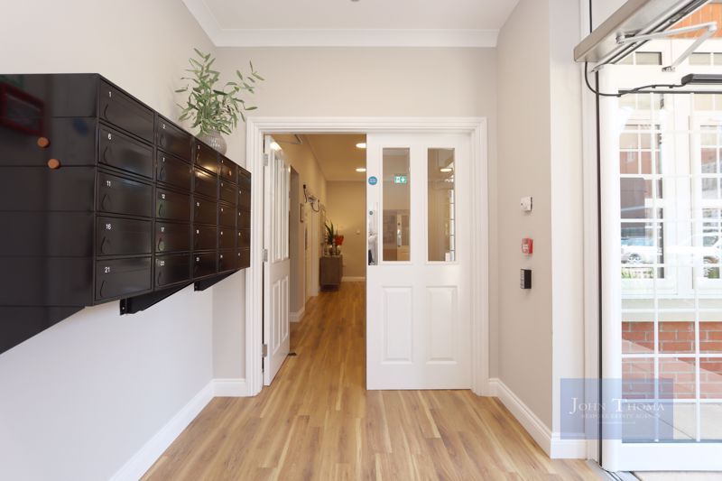 Additional image 3 of 2 bed flat to rentThe Canopy, Lambourne Road, Chigwell IG7