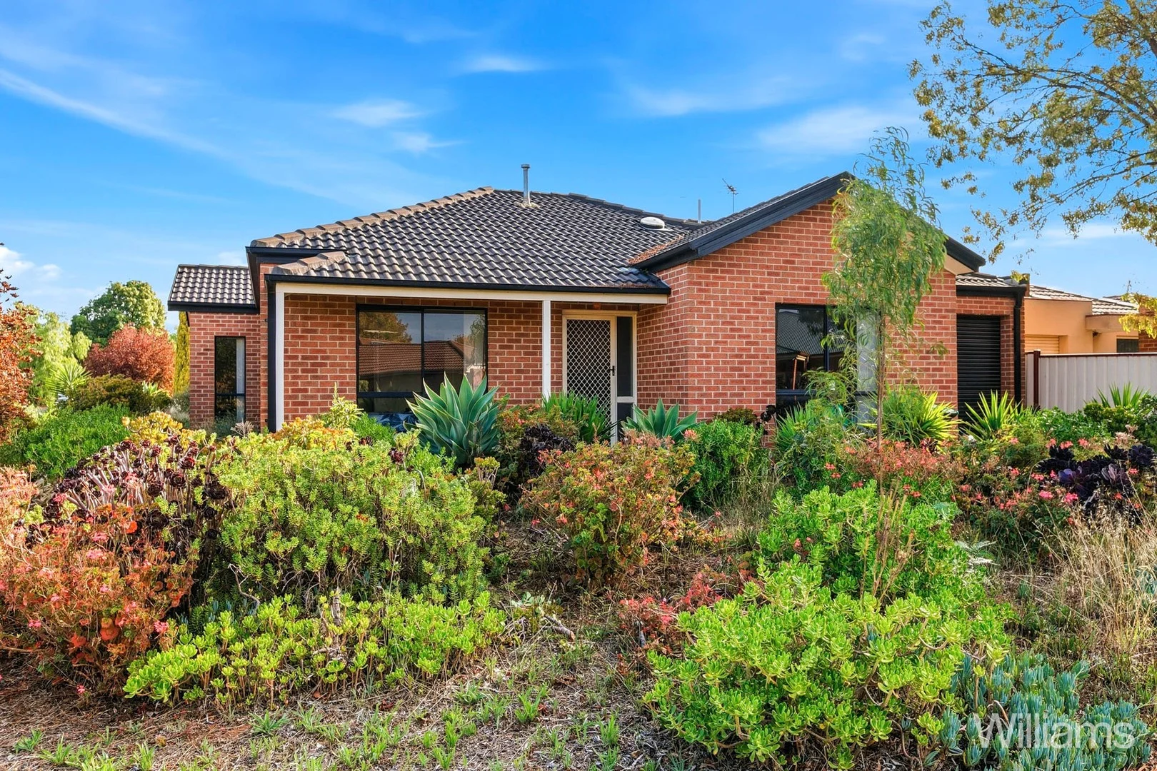 1/10 Macadamia Grove, Werribee VIC 3030
