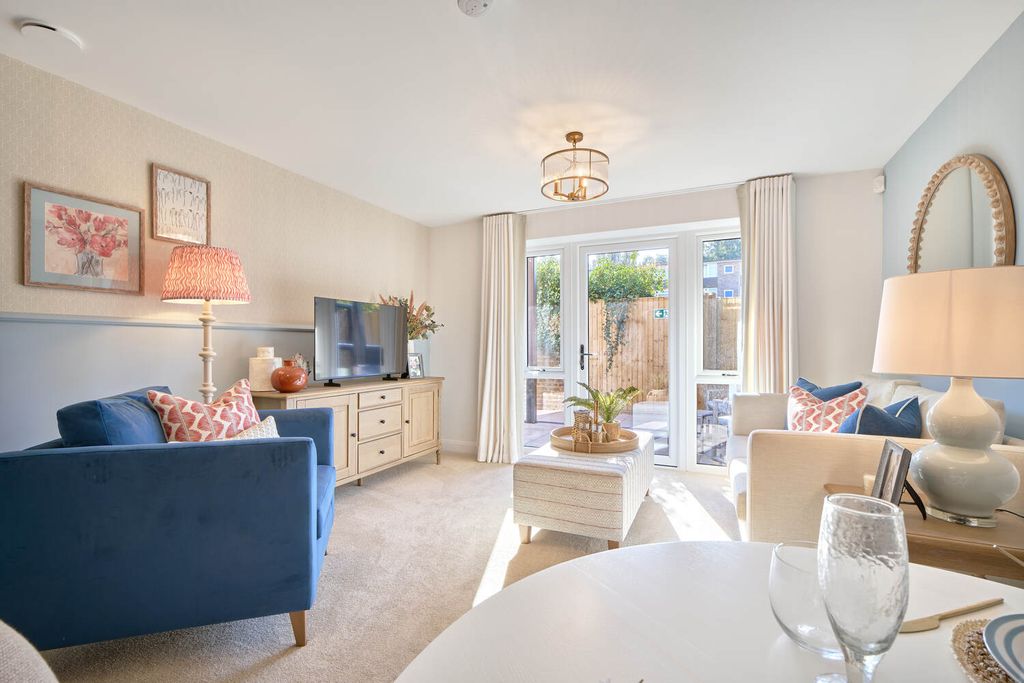 Additional image 2 of 2 bed flat to rentHaslemere Road, Liphook GU30