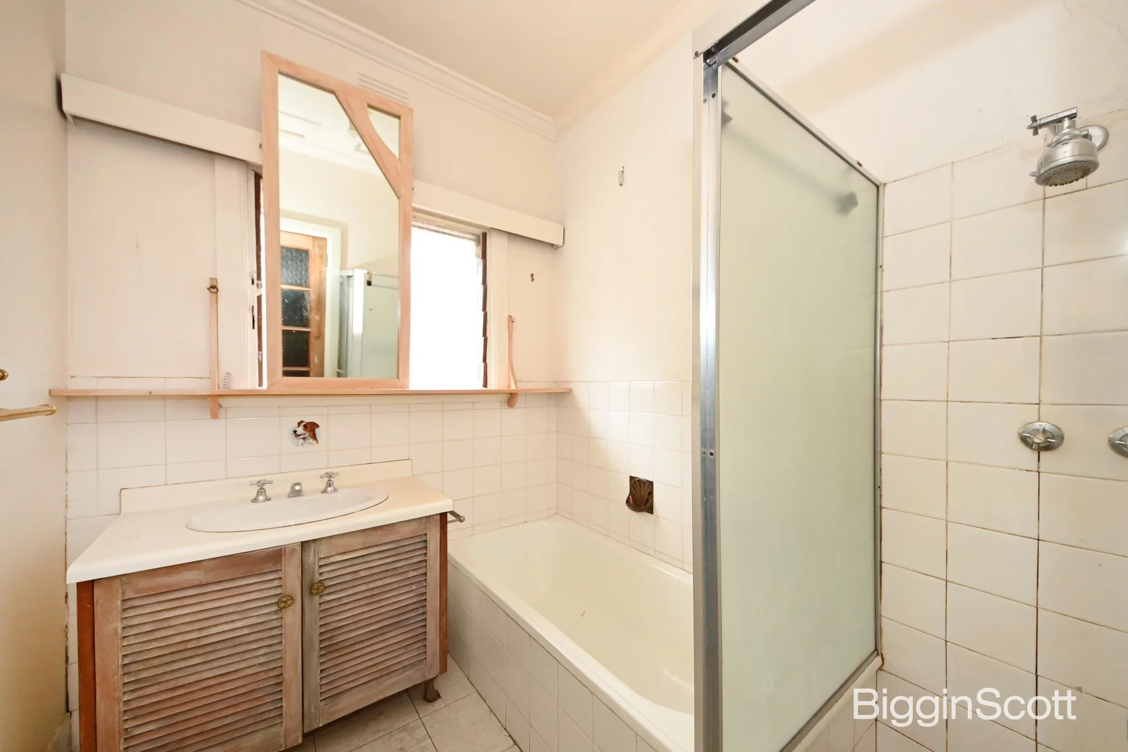 Additional image 6 of 1/33 Middleborough Road, Burwood VIC 3125