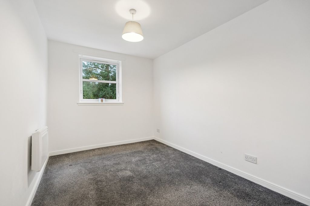 Additional image 4 of 2 bed flat to rentClaycrofts Place, Stirling, Stirlingshire FK7