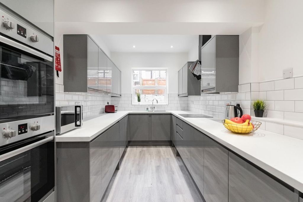 Additional image 4 of 7 bed shared accommodation to rentMargate Road, Southsea, Hampshire PO5