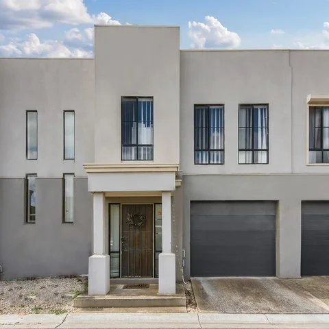 21/62 Andrew Street, Melton South VIC 3338