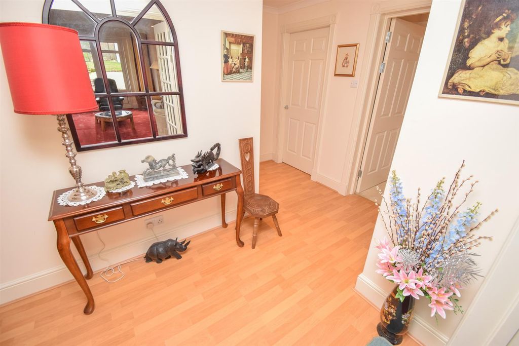 Additional image 2 of 2 bed flat for sale3 Islands House, Islands Court, Islands Bank Road, Inverness IV2