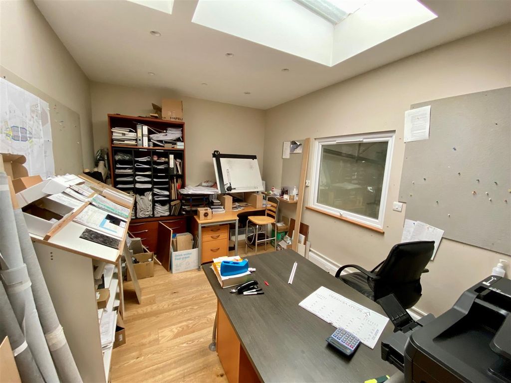 Additional image 9 of Property to rentDevonshire Business Centre, Cranborne Road, Potters Bar EN6