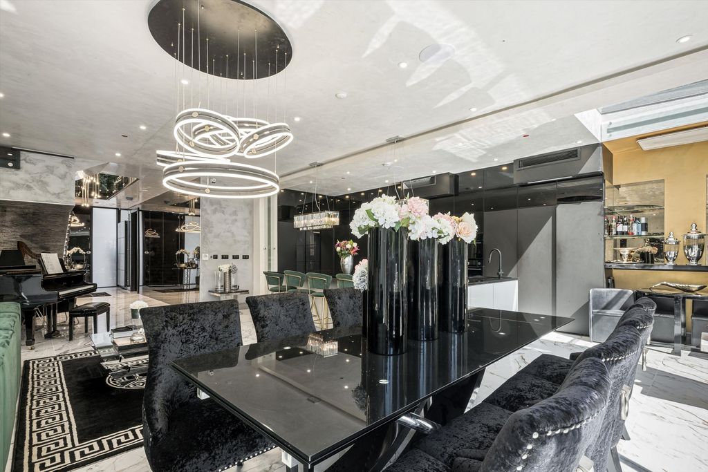 Additional image 6 of 5 bed detached house to rentWaggon Road, Barnet EN4