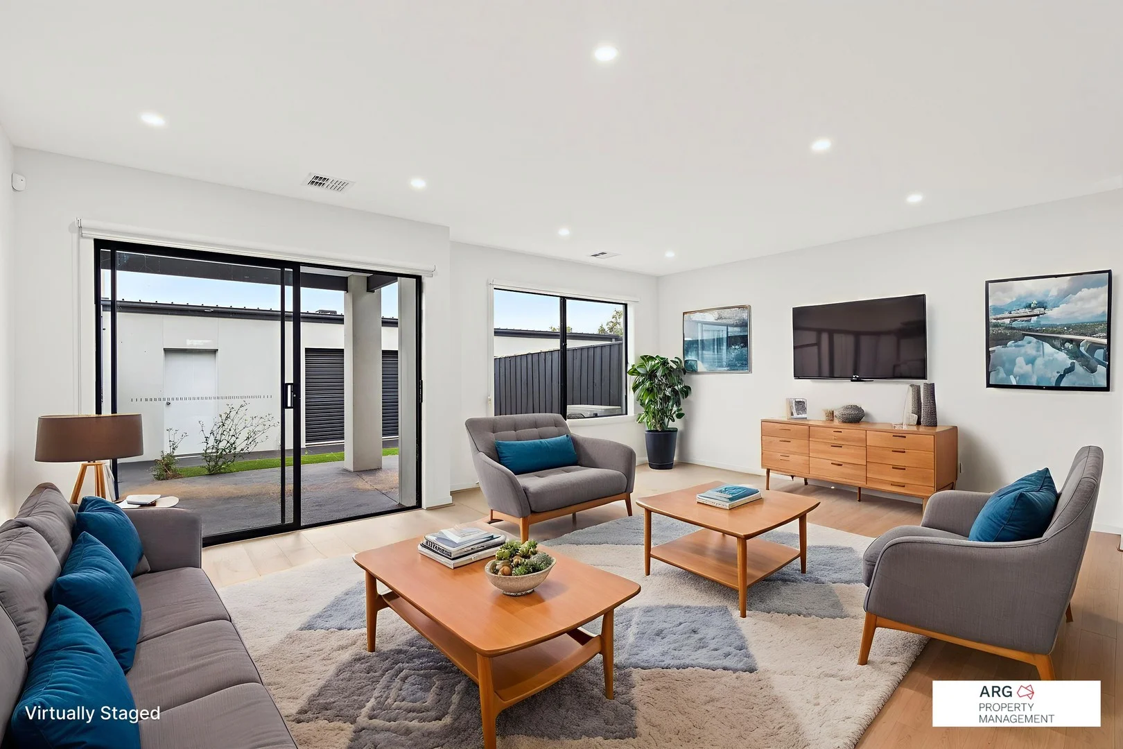 100 Holyoake Parade, Manor Lakes VIC 3024