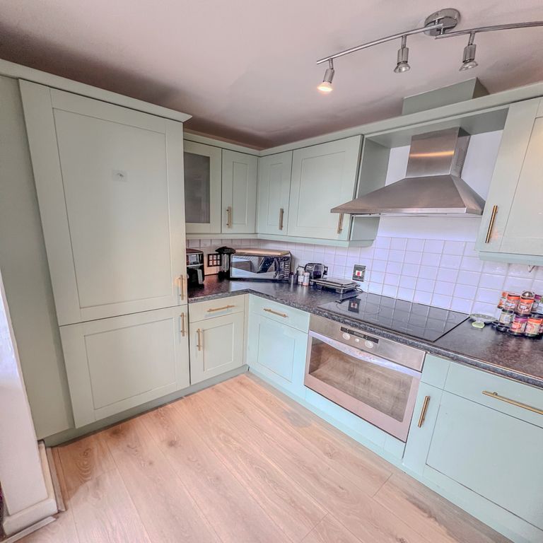 Additional image 3 of 2 bed flat to rentHeritage Court, Birmingham B18